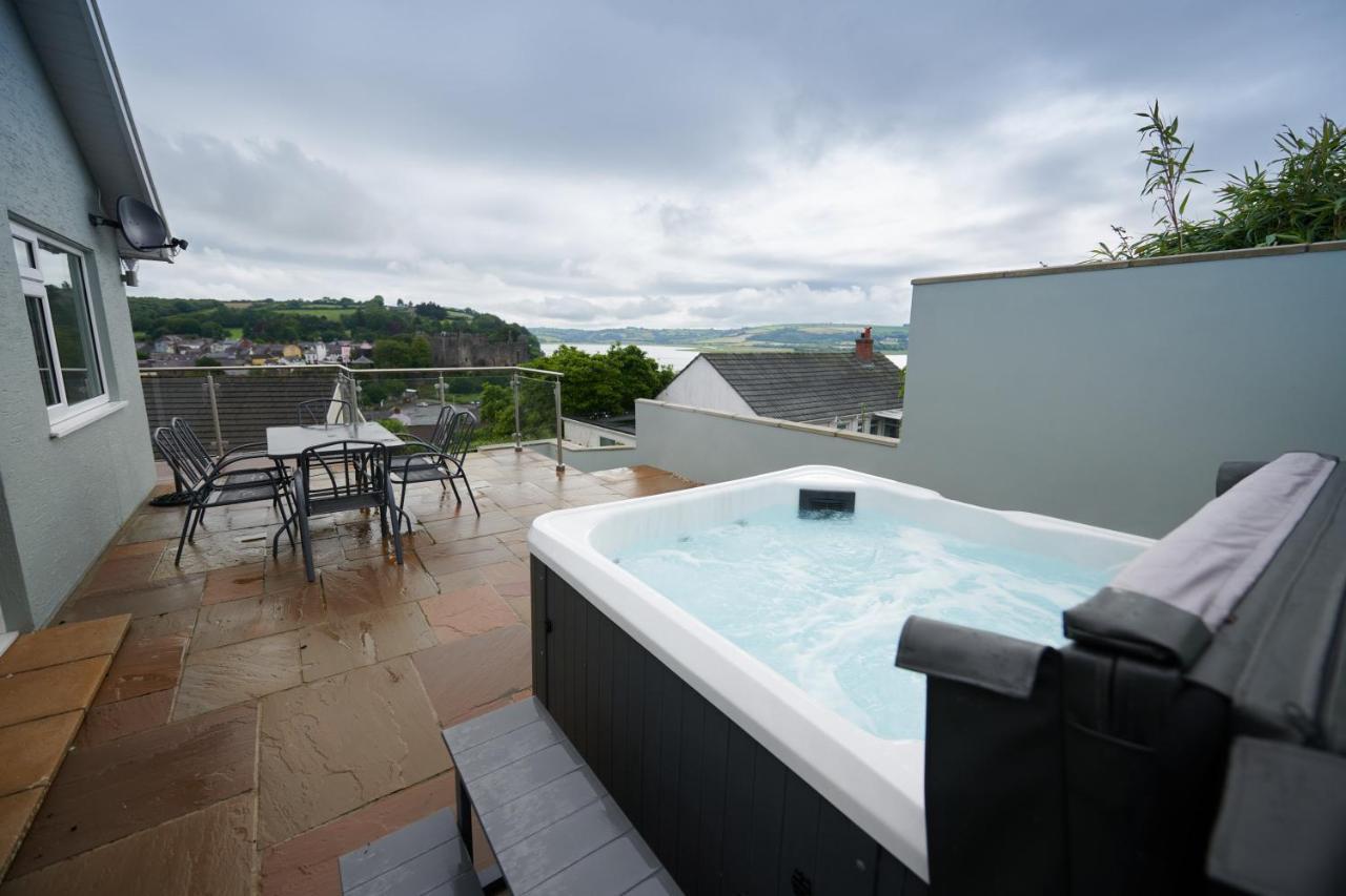 Lloret- Modern Retreat With Castle Views And Private Hot Tub Holiday home