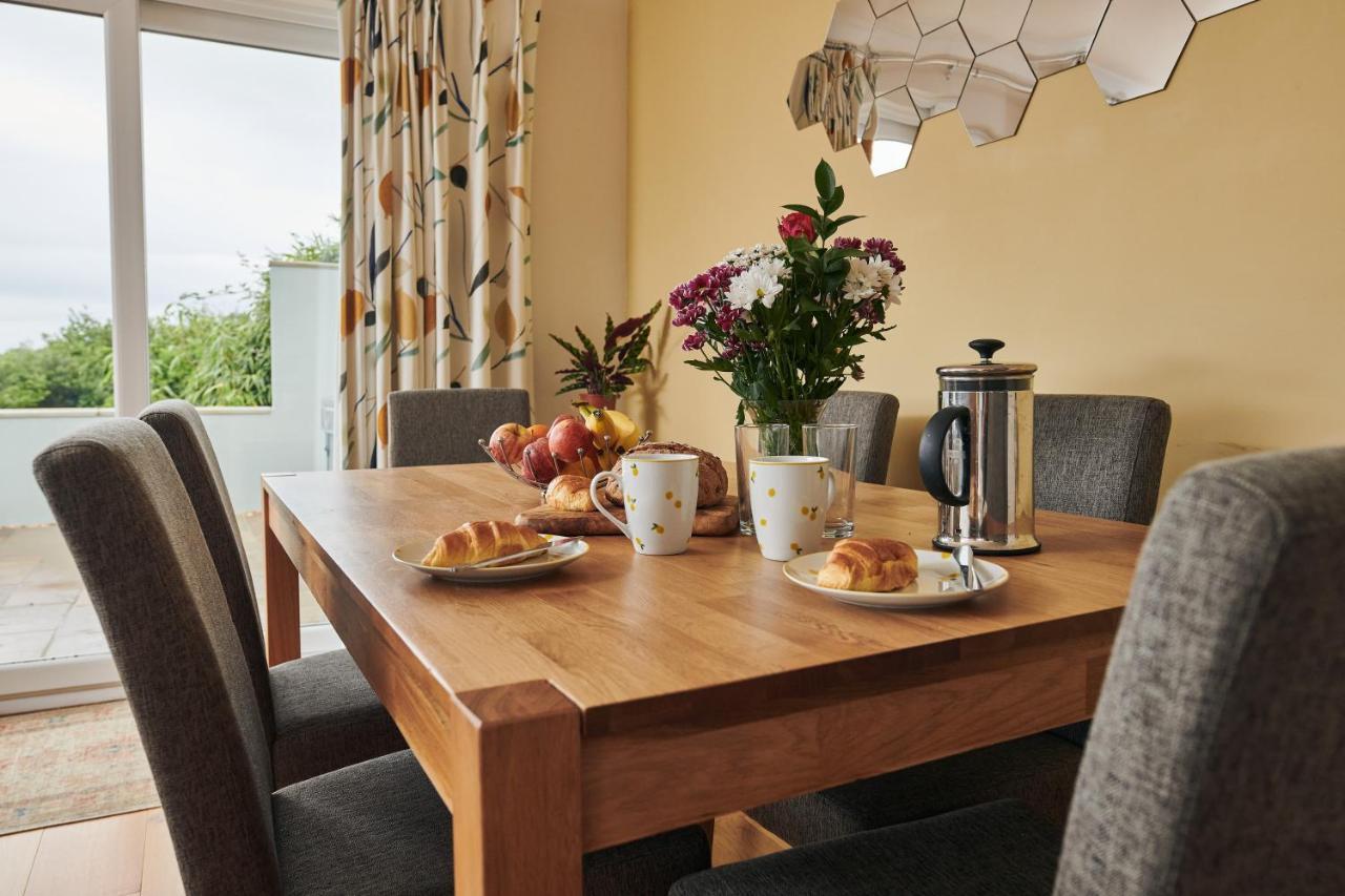 Lloret- Modern Retreat With Castle Views And Private Hot Tub Holiday home *