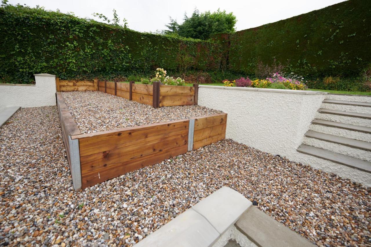 Lloret- Modern Retreat With Castle Views And Private Hot Tub * Laugharne