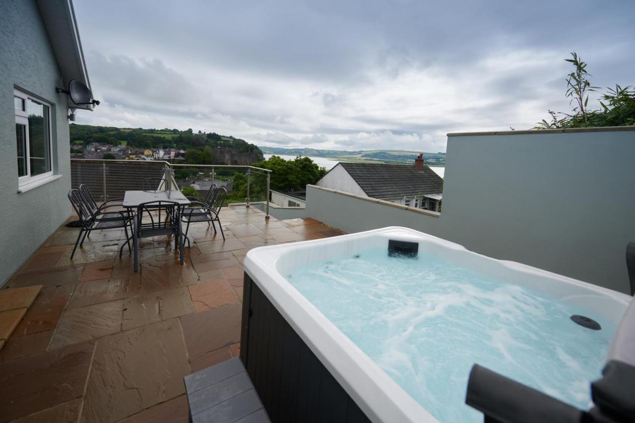 Lloret- Modern Retreat With Castle Views And Private Hot Tub *