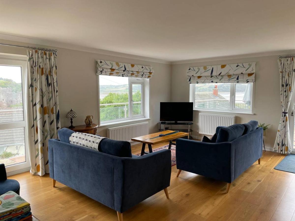 Lloret- Modern Retreat With Castle Views And Private Hot Tub Holiday home *